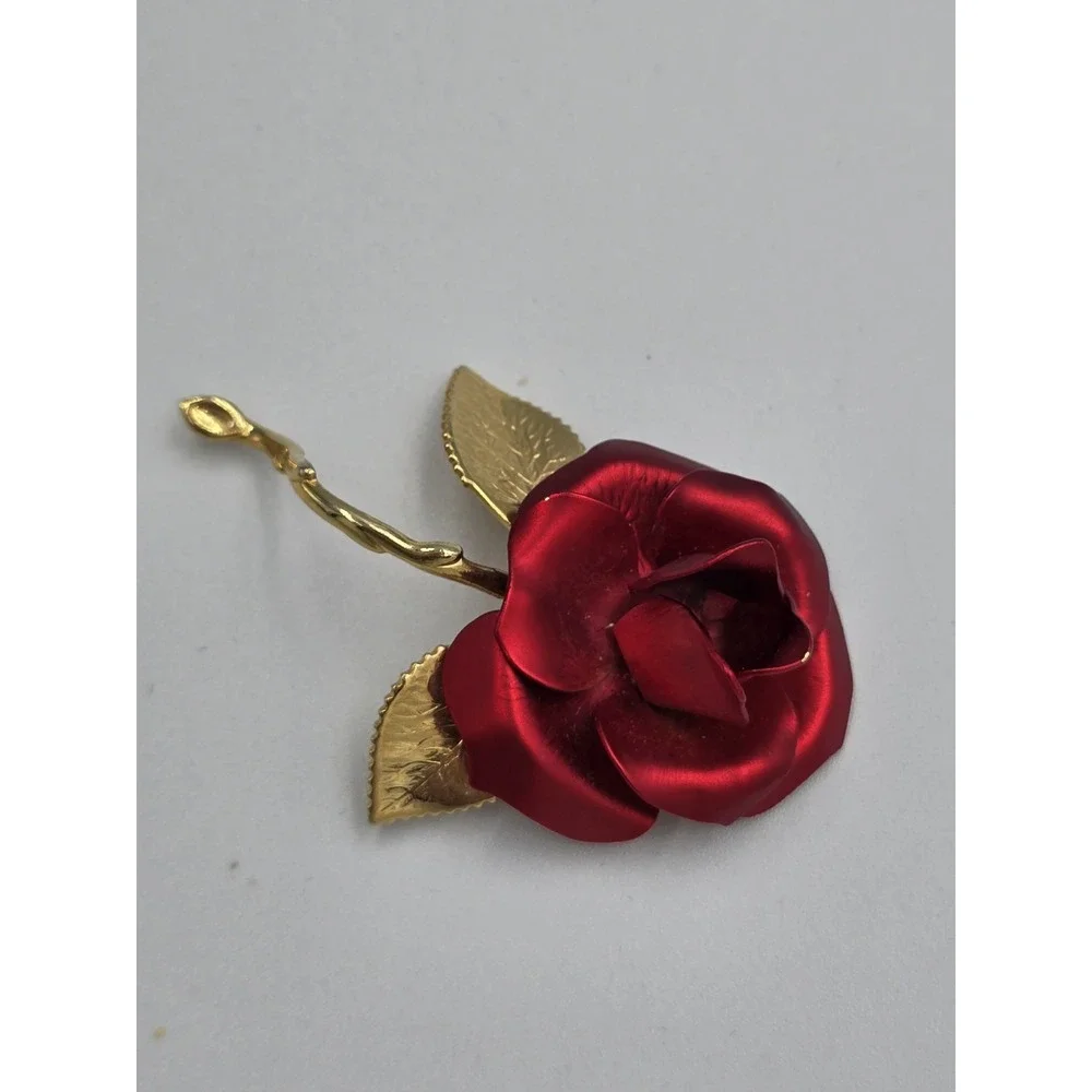 Vintage Giovanni USA Gold Tone Red Rose of Love Brooch 2.5